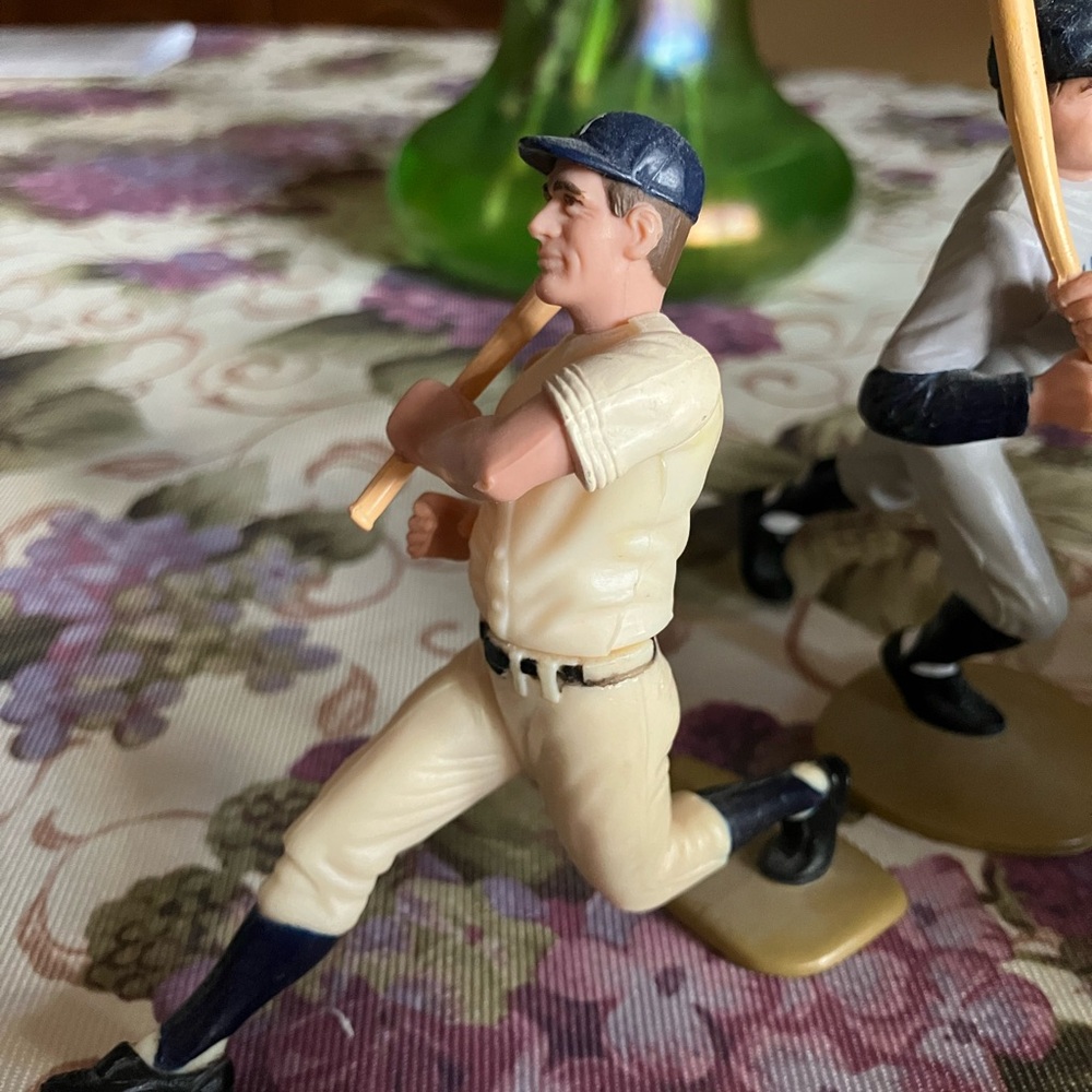 Yankees Baseball Player Figurines - Cream and Gray Babe Ruth and Lou Gehrig - Picture 3 of 6